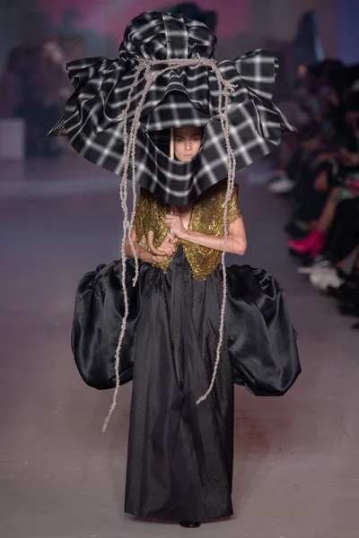 Look 57